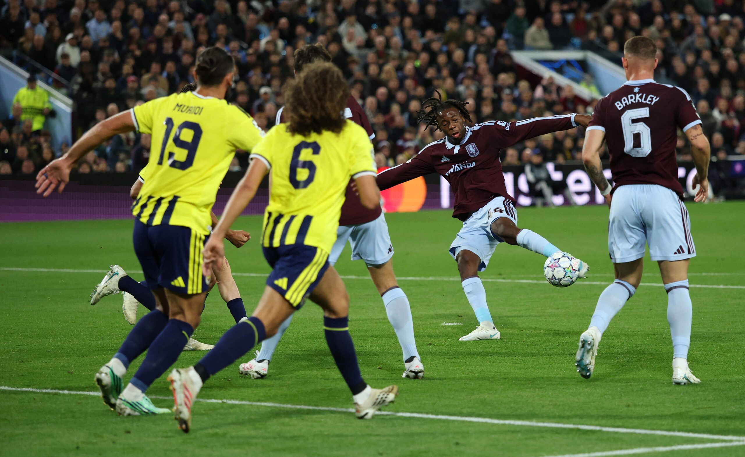 Fenerbahçe, İngiltere’den puansız dönüyor. 6-0’lık skor!