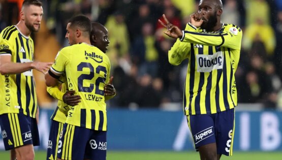 Fenerbahçe krizin gölgesinde çıktığı maçta Alanyaspor’u 3 golle geçti, derbi öncesi moral buldu