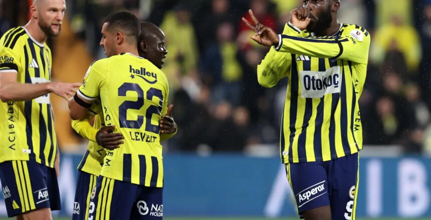 Fenerbahçe krizin gölgesinde çıktığı maçta Alanyaspor’u 3 golle geçti, derbi öncesi moral buldu
