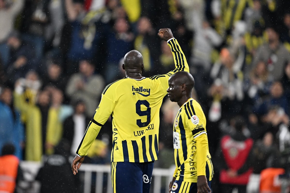 Fenerbahçe-Slavia Prag maçı ne zaman, saat kaçta ve hangi kanalda? Şampiyonlar Ligi’nde 3. hafta