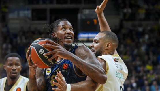 Fenerbahçe Tarfin İstanbul serisini 3’te 3 ile bitirdi. Beşiktaş, Barcelona’ya diş geçiremedi