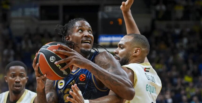 Fenerbahçe Tarfin İstanbul serisini 3’te 3 ile bitirdi. Beşiktaş, Barcelona’ya diş geçiremedi