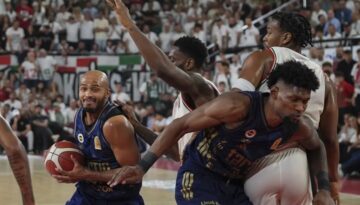 Fenerbahçe Tarfin, İzmir deplasmanında Karşıyaka’yı farklı yendi