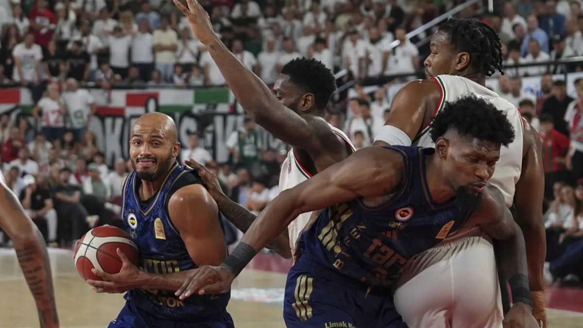 Fenerbahçe Tarfin, İzmir deplasmanında Karşıyaka’yı farklı yendi