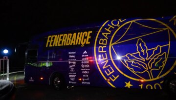 Fenerbahçeli taraftarlar, Samandıra’da takımı protesto ettiler