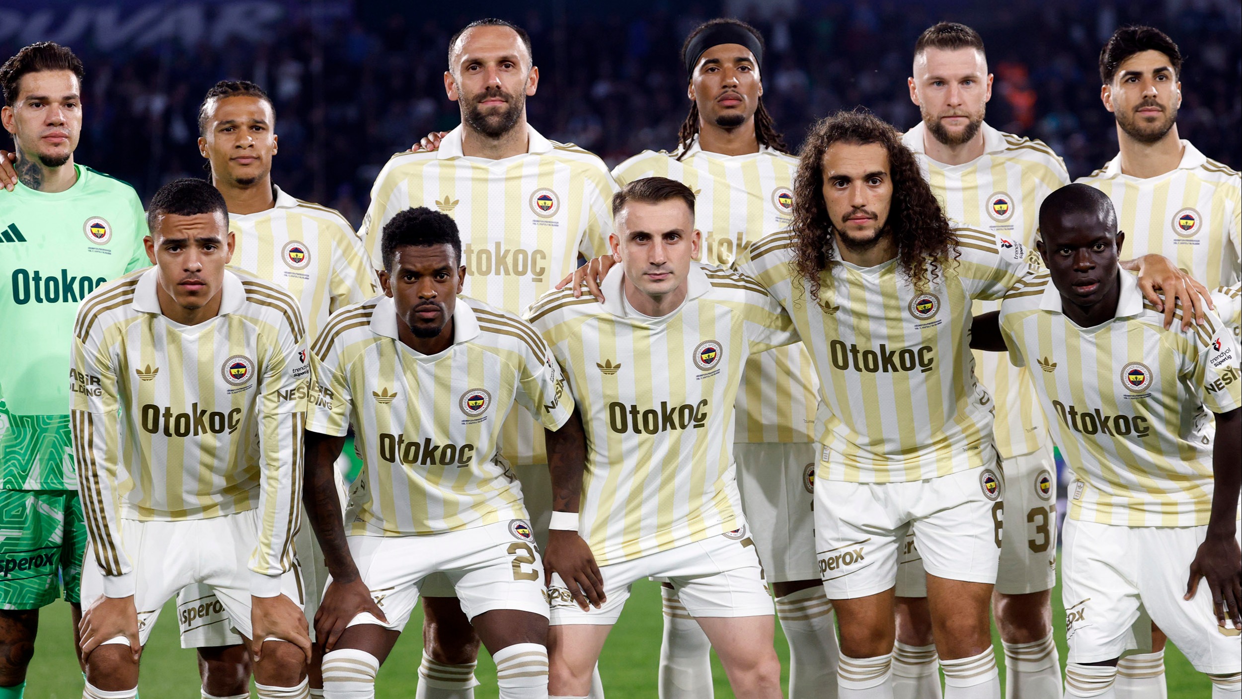 Fenerbahçeli yıldıza büyük övgü. “Bu adam kaç yaşında ya”