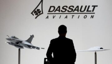 Fransa 5 milyar euroluk Rafale projesinde BAE ile ortak oldu