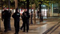 Fransa’da Paris ve bazı kentlerdeki kısmi sokağa çıkma yasağı uzatıldı