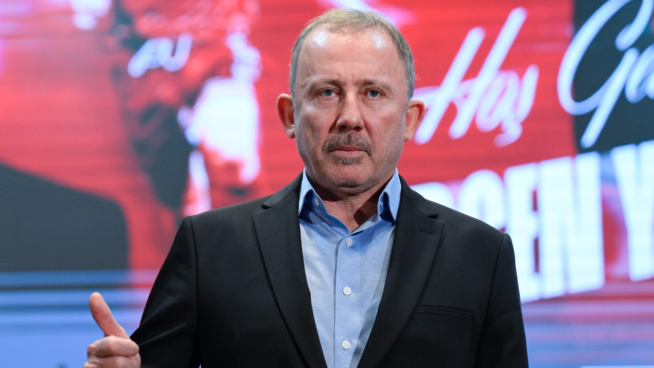 Futbolcularla tek tek görüşüyor. Milli takım için düğmeye bastı