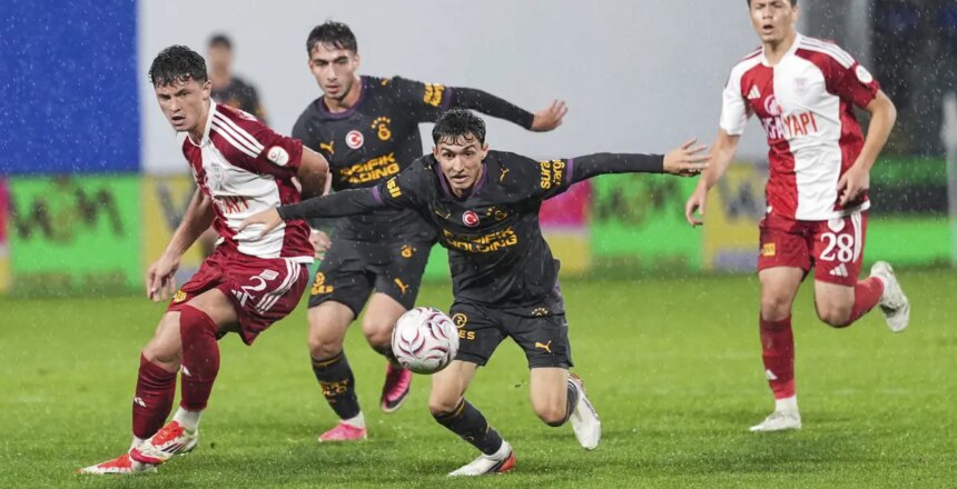 Galatasaray, 3-0 geriye düştüğü özel maçta Pendikspor’la 3-3 berabere kaldı