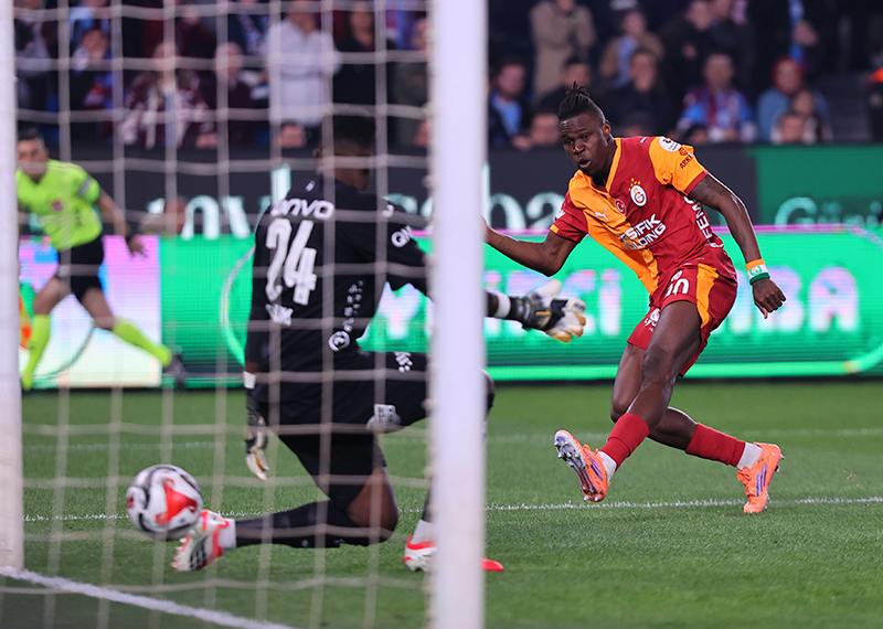 Galatasaray Kulüp Doktoru Yener İnce’den sakatlar için önemli açıklamalar geldi