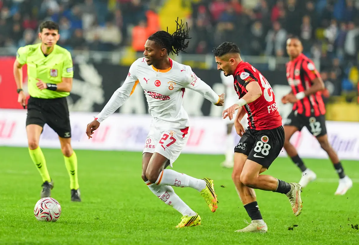 Galatasaray’da Rafael Leao şoku. Lille ve Fenerbahçe maçlarında oynaması şüpheli
