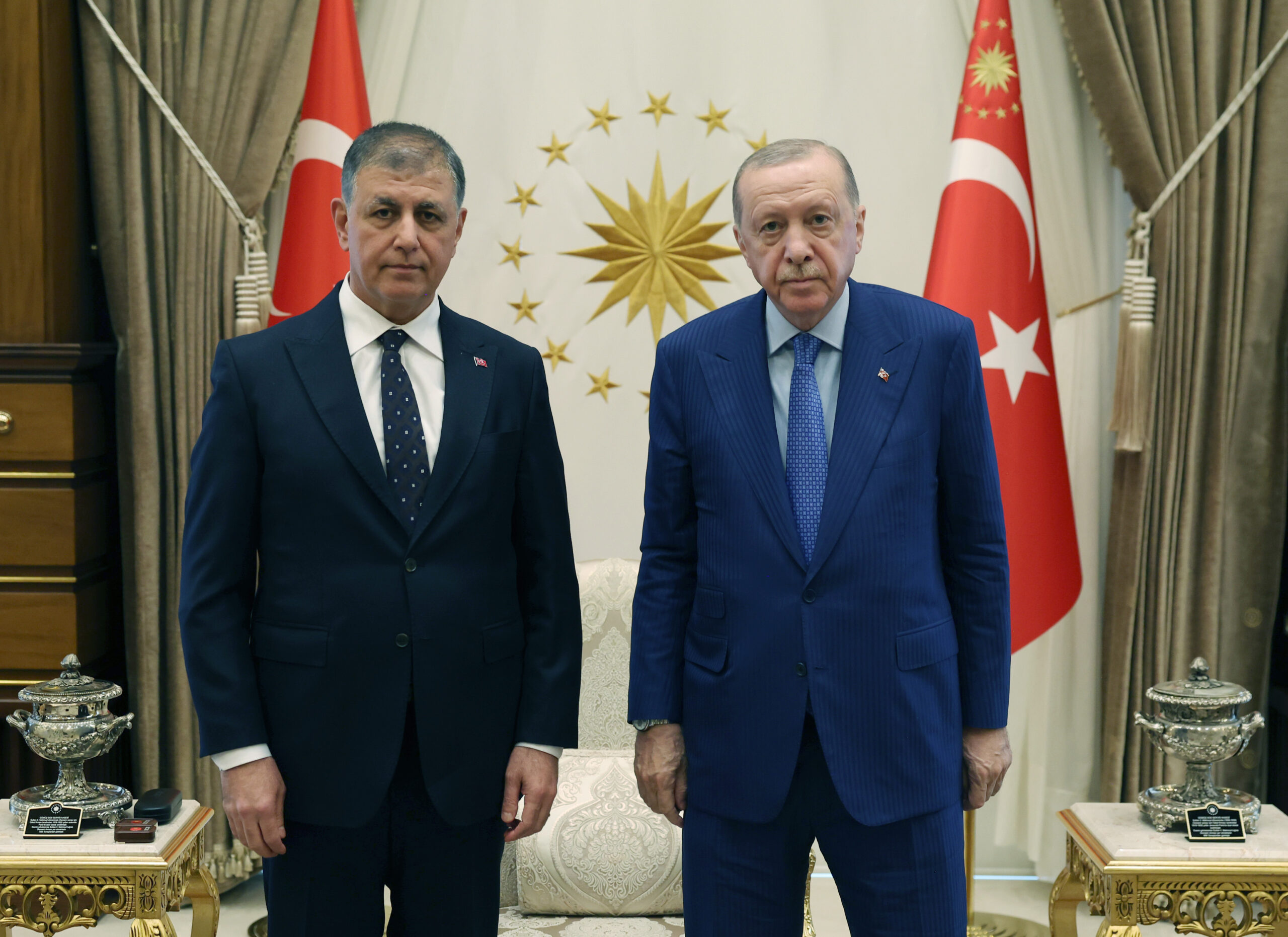 Gözler yarına çevrildi. Cemil Tugay AK Parti’ye mi geçecek?