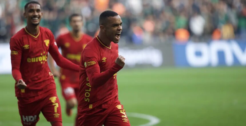 Göztepe, Kocaeli deplasmanında 3 puanı 2 golle aldı