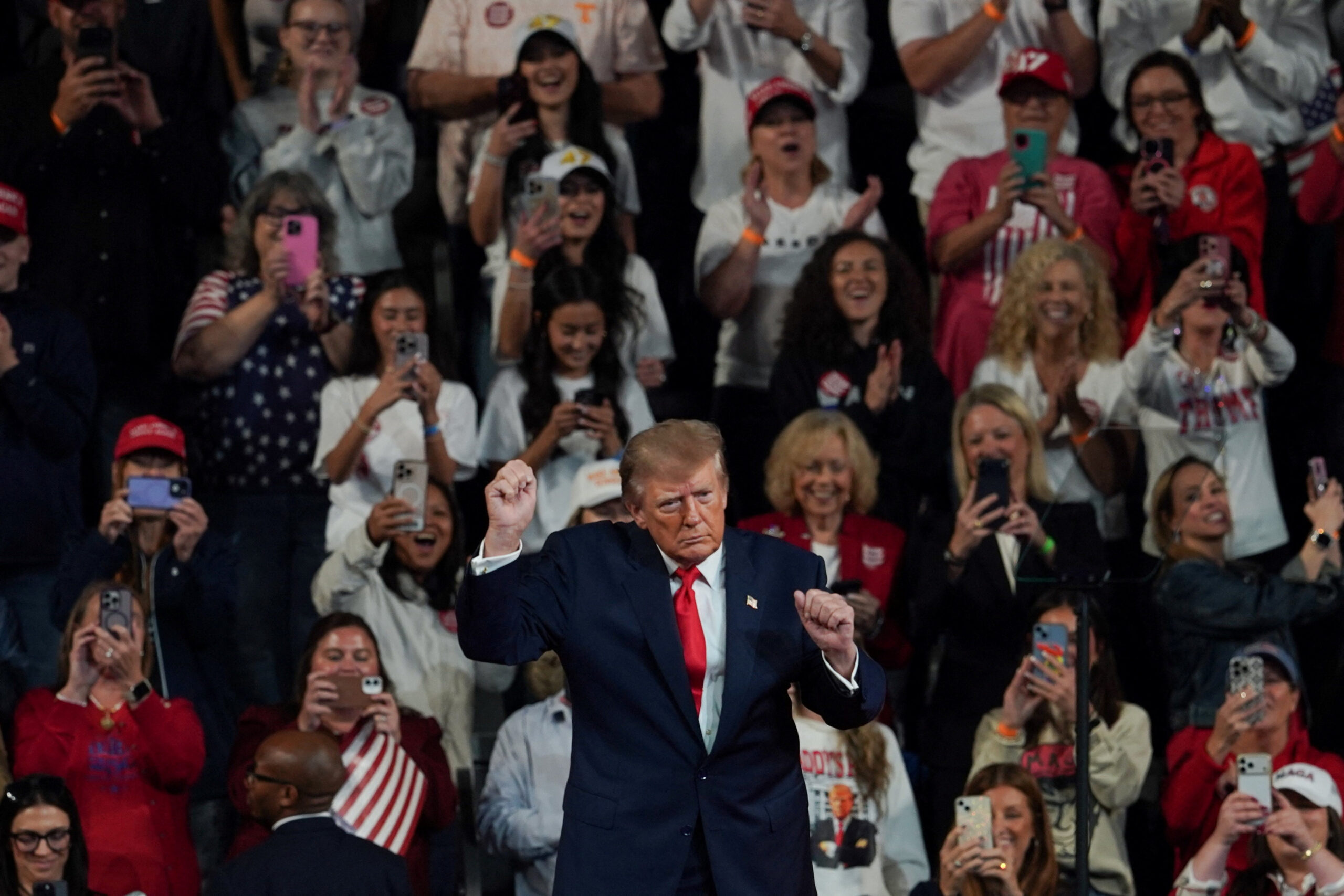 Gözünü okyanuslara dikti. “Trump Okyanusu’na ihtiyacımız var”
