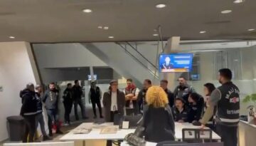 Halk TV’ye kayyum atandı. Mali şube ekipleri Halk TV binasında arama yapıyor