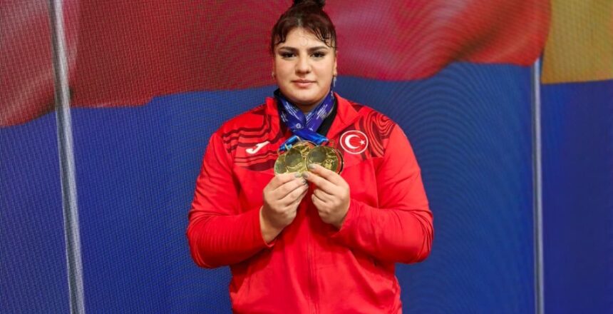 Halterde altın madalya. Tuana Süren, Avrupa şampiyonu