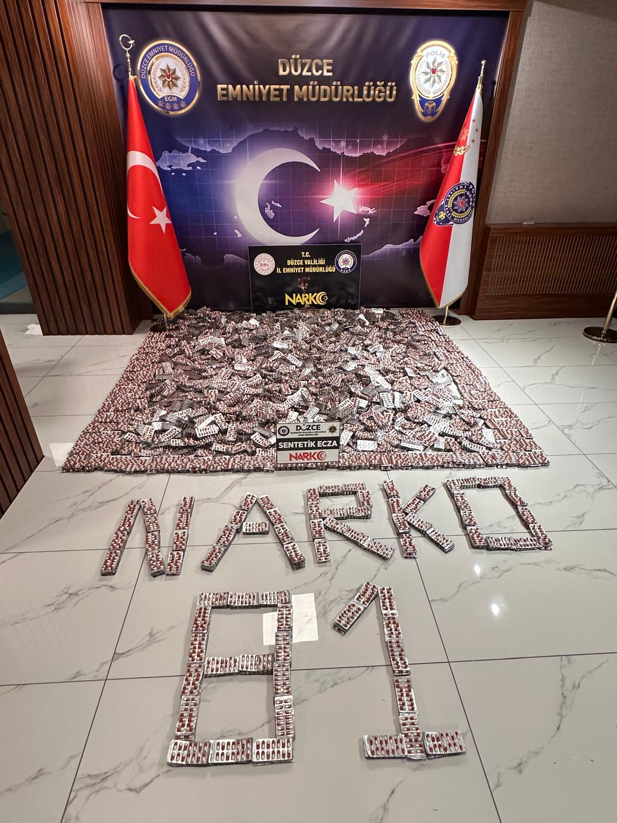 İki yolcu otobüsüne baskın: 22 milyon lira değerinde uyuşturucu ele geçirildi