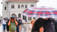 İstanbul’a yağmur ve fırtına geliyor. Sel ve su baskını uyarısı yapıldı