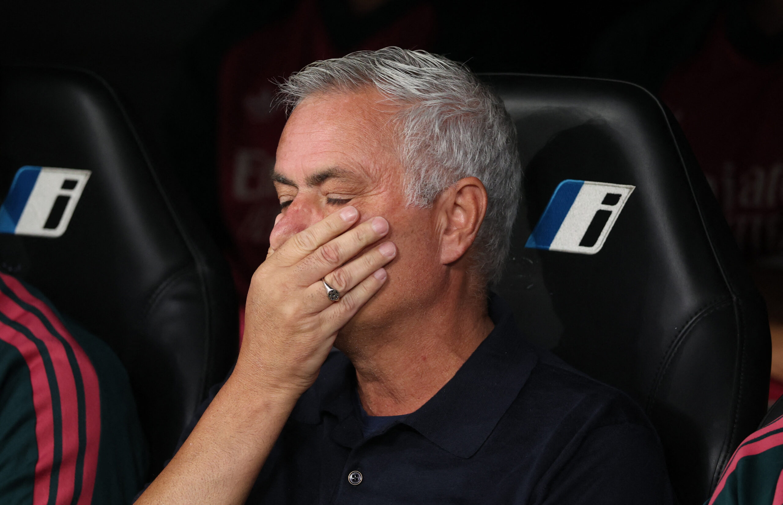 Jose Mourinho yine yapacağını yaptı. Maç sonunda ortalığı birbirine katan hareket