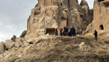 Kapadokya’da peribacası çöktü. Üç kişi hayatını kaybetti