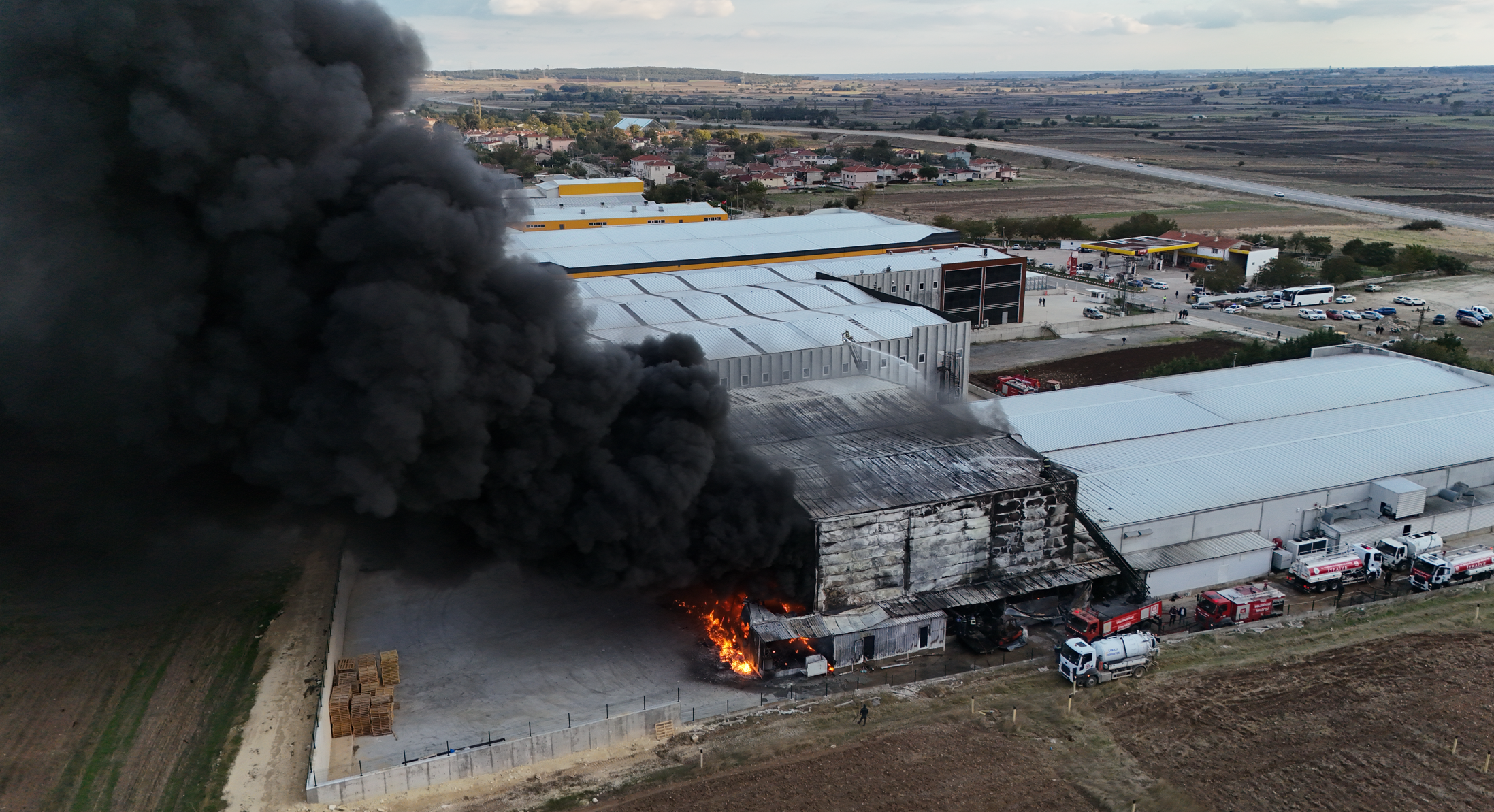 Kırklareli’nde ilaç fabrikasında yangın
