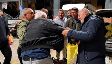 Kıyasıya pazarlık. Dışarıdan bakanlar kavga var sanıyor