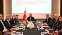 Kültür ve Turizm Bakanı Ersoy’dan Rusya ile uçak seferlerini artırma hamlesi