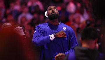 LeBron James, 41 yaşında tarihi bir ilke imza attı