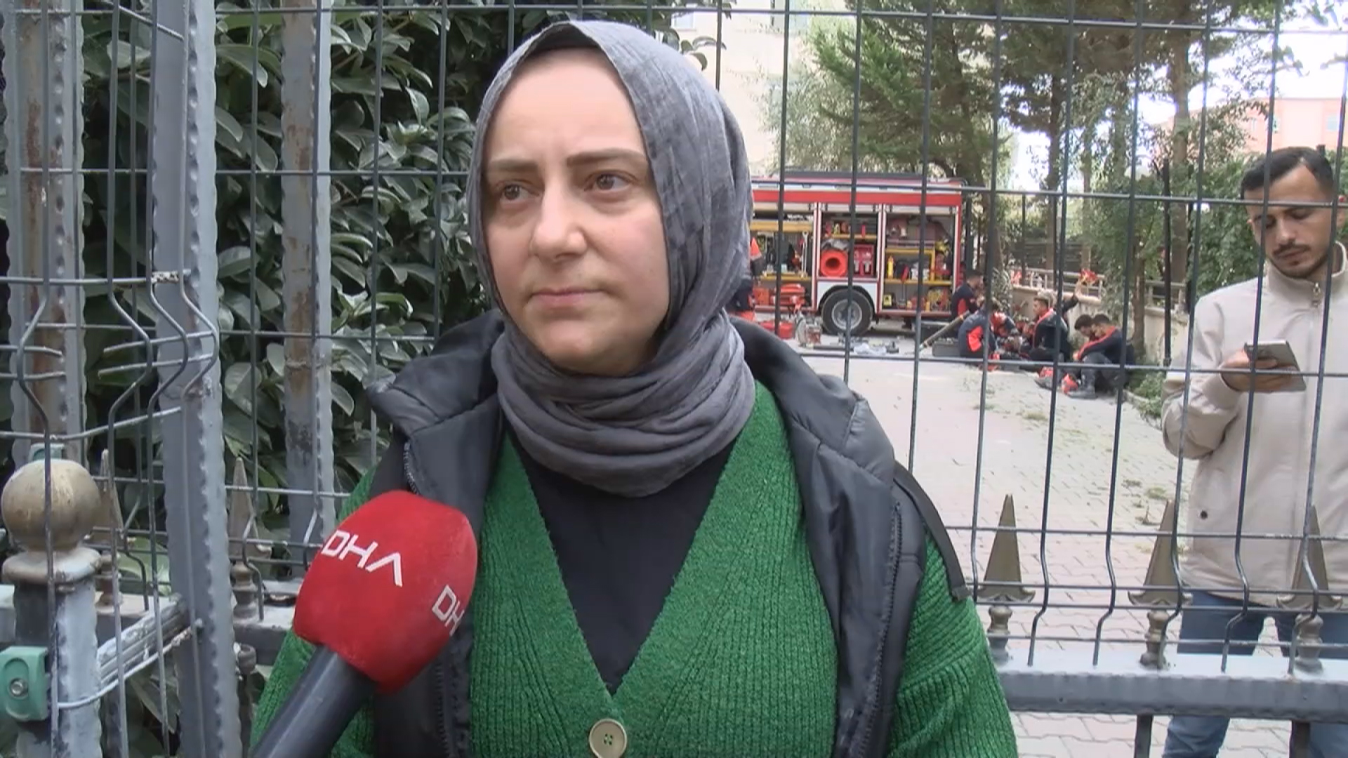 Maltepe’deki binada duvardaki çatakları görüntüleyen işletmeci: “Kolon kesme durumu yok”