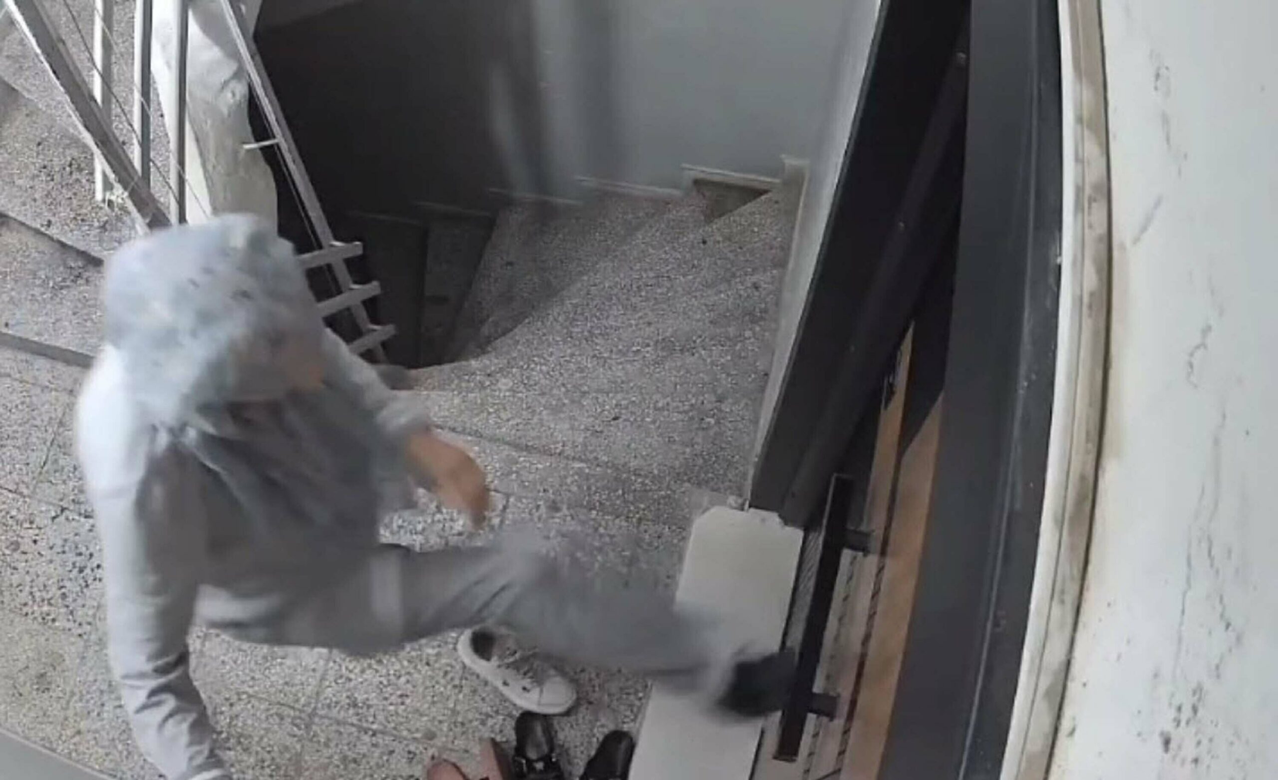 Manisa’da komşu dehşeti: Kapıyı tekmeledi, 3 gün sonra yine aynı adrese gitti