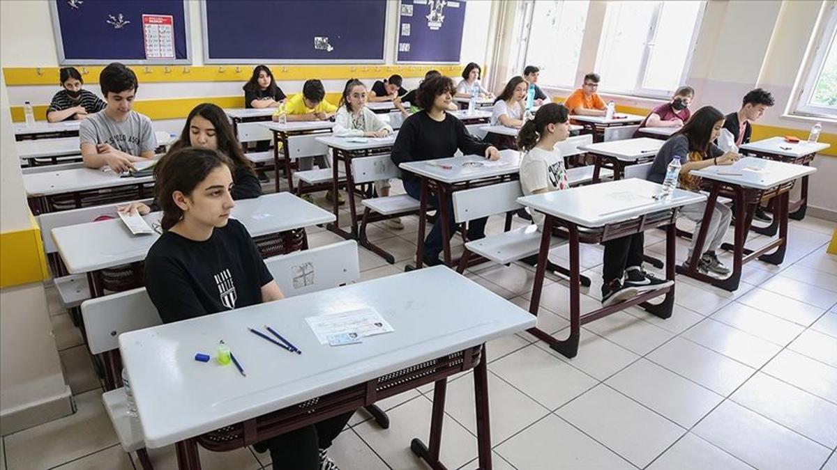 MEB’den ortaokul ve liselere yeni sınav sistemi. Sorular artık havuzdan