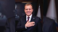 Mersin Belediye Başkanı Vahap Seçer kimdir, neden gözaltına alındı?