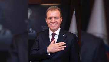 Mersin Belediye Başkanı Vahap Seçer kimdir, neden gözaltına alındı?