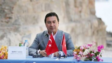 Muğla Büyükşehir Belediye Başkanı Ahmet Aras, CHP’den istifa etti