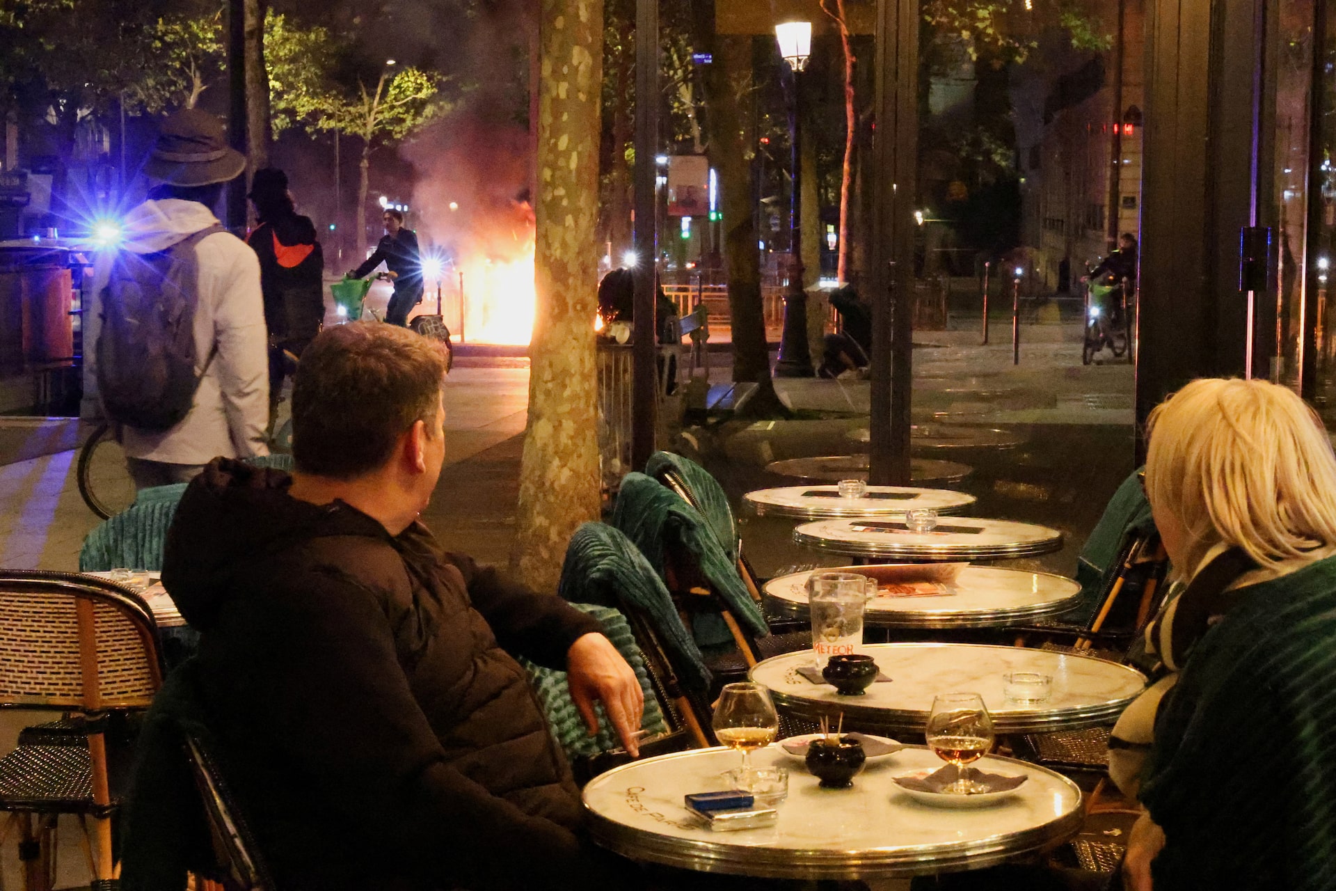 Otel rezervasyonları eriyor. Turistler Fransa’dan kaçıyor