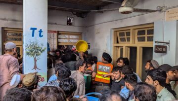 Pakistan’da okulun çatısı çöktü. 17 öğrenci, 1 öğretmen hayatını kaybetti