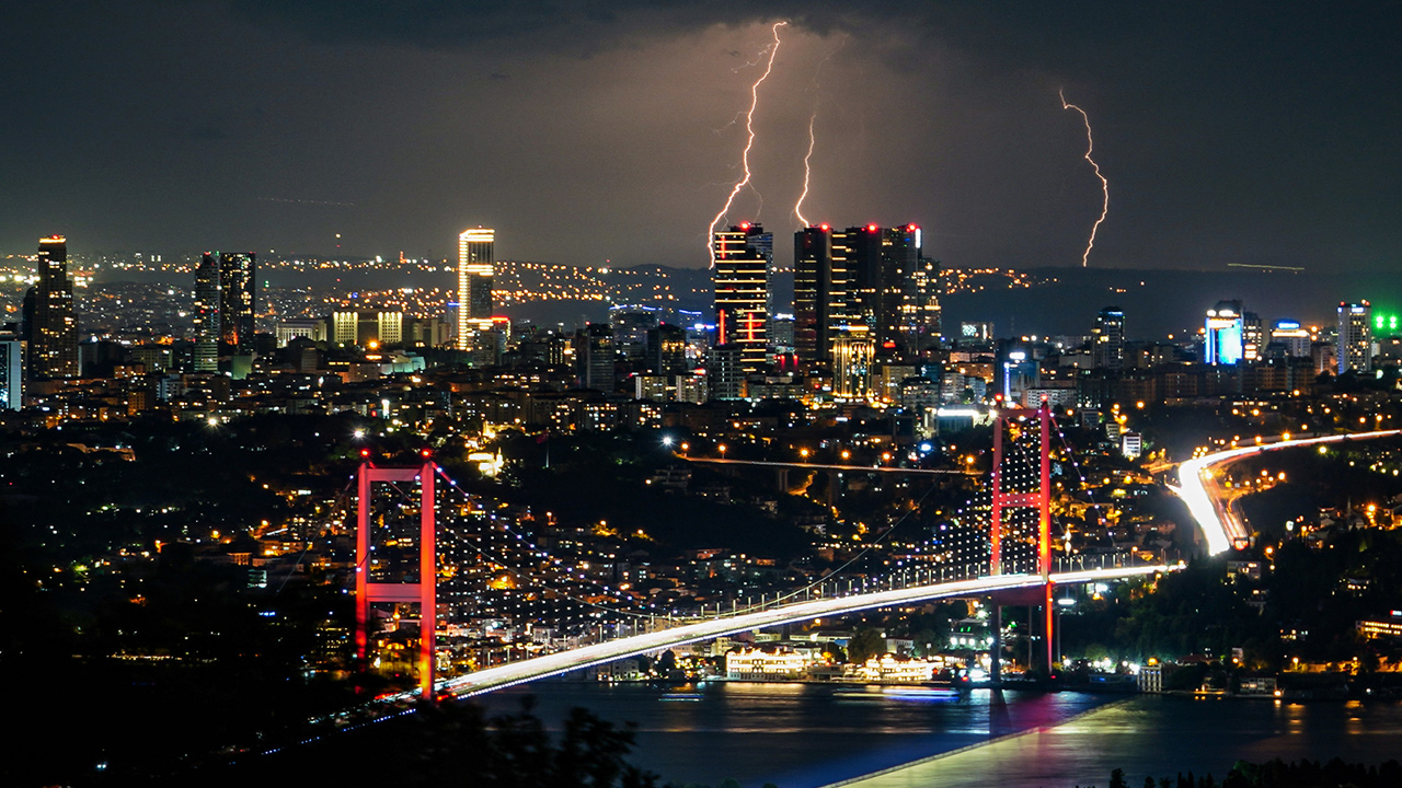 Pastırma sıcakları kısa sürecek: İstanbul’a üç gün yağmur yağacak, sıcaklık 7 derece düşecek