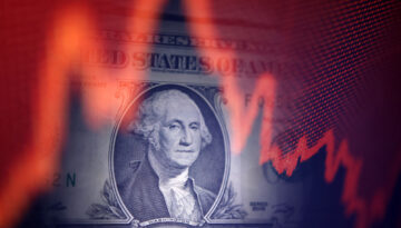 Piyasalar alarmda. Dolar son bir buçuk yılın en yüksek seviyesine çıktı