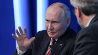 Putin: NATO gerilimi tırmandırarak dünyayı uçurumun kenarına itiyor