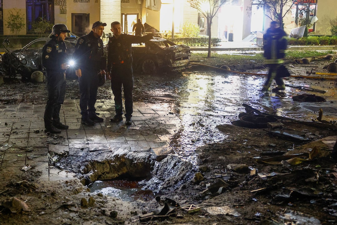 Rusya’nın devasa teknoloji üssü vuruldu. 900’den fazla hava aracı uçtu