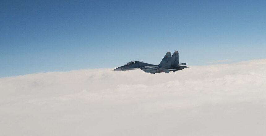 Rusya’ya ait Su-30 savaş uçağı Kaliningrad’da düştü