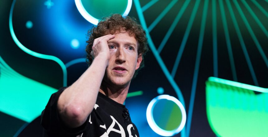 Serveti tehlikeye girdiği için taşınmayı planlıyordu. Mark Zuckerberg Silikon Vadisi’nden kaçamadı