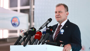 SON DAKİKA: Mersin’de 3 belediyeye yolsuzluk operasyonu. Vahap Seçer dahil 59 gözaltı