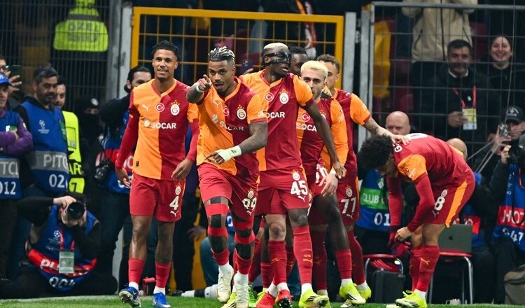 Süper Lig’de perdeyi Galatasaray açacak. Savunmada önemli eksik