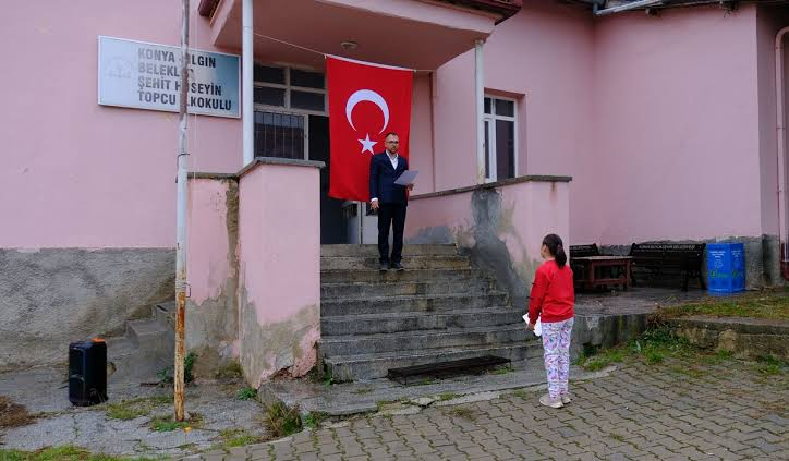 Tek öğrencisi olan okulda tören: “İşte Cumhuriyet tam olarak budur”