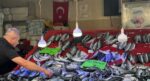 Tezgahlar bereketli. Fiyatı düştü, yüzler güldü