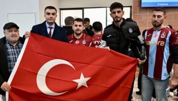 Trabzonspor’u Tempere’de taraftarları karşıladı