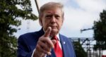 Trump, protestoların sürdüğü Fransa’nın göçmenlerce “ele geçirildiğini” savundu