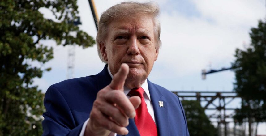 Trump, protestoların sürdüğü Fransa’nın göçmenlerce “ele geçirildiğini” savundu